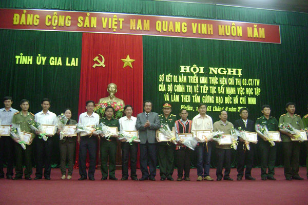 Tạo sức lan tỏa sâu rộng trong việc làm theo gương Bác
